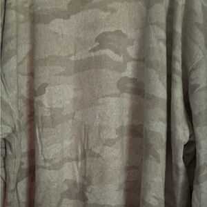 American Eagle Woman’s Tan XL Ahh-amazingly Soft Camo Crewneck, Jegging Fit